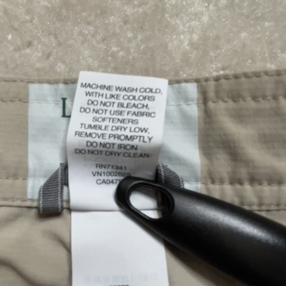 LL Bean Tropicwear Khaki Cargo Shorts Mens XL 512822 - Picture 11 of 12